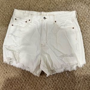American Eagle white shorts. Size 16.